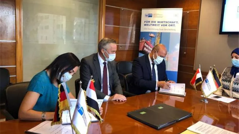 «تطوير التعليم بالوزراء» يوقع اتفاق لتأهيل خريجي المجمع التكنولوجي بأسيوط لسوق العمل