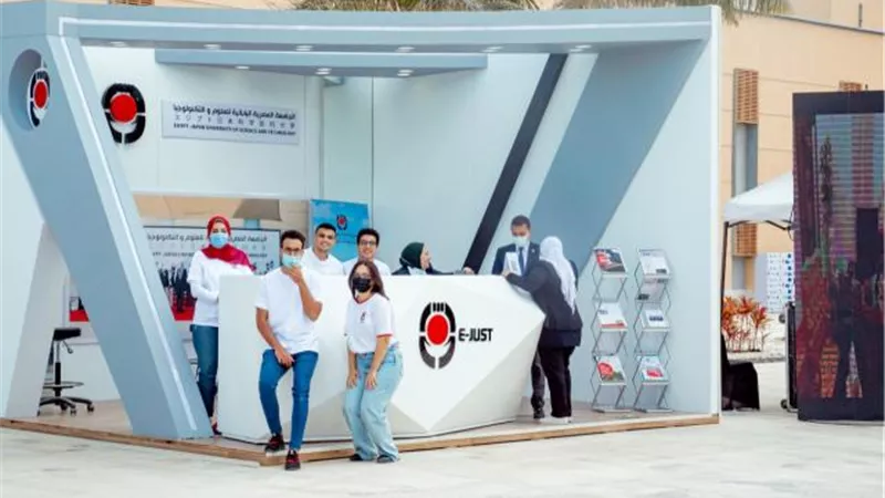 بالصور .. الجامعة اليابانية تنظم ملتقى توظيف لتوفير فرص عمل للشباب