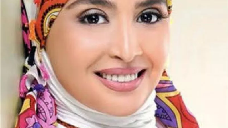 رسالة غامضة وماضي مثير.. معلومات لا تعرفها عن لغز ظهور حنان ترك في هذا التوقيت
