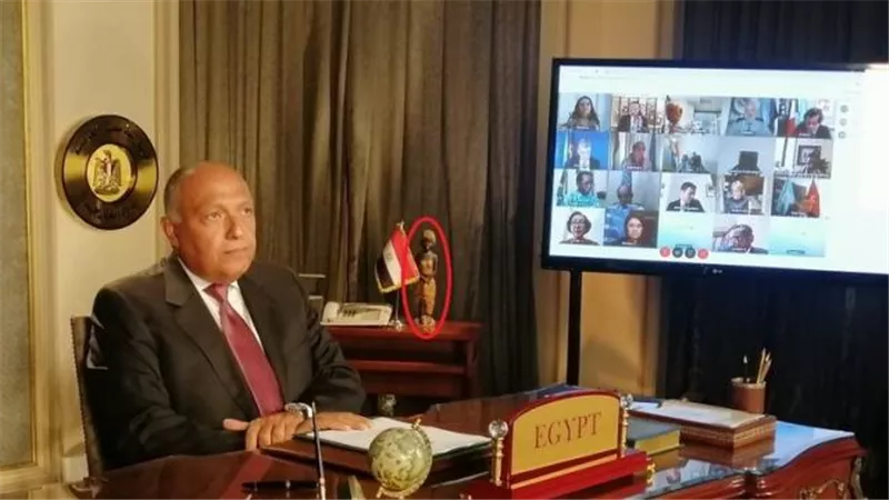 8 معلومات عن التمثال الذى يلازم  سامح شكري  فى مفاوضات سد النهضة