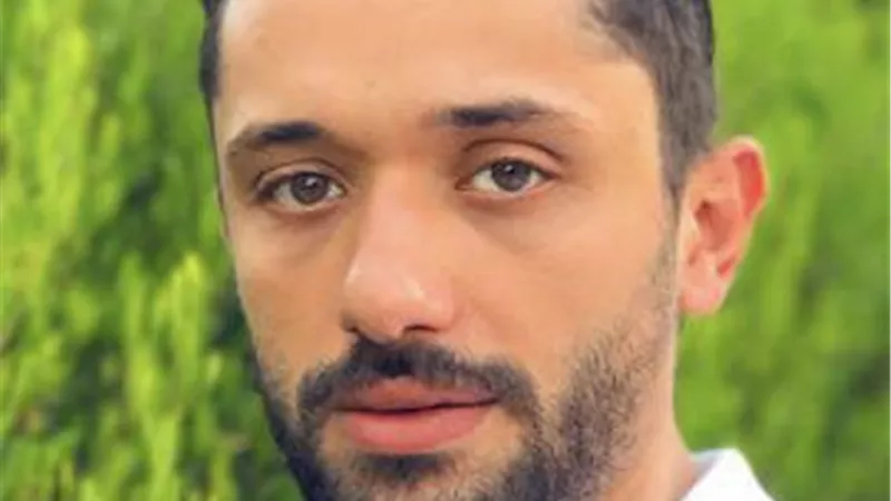 كريم عبدالعزيز يضع اللمسات الأخيرة على ”موسى”