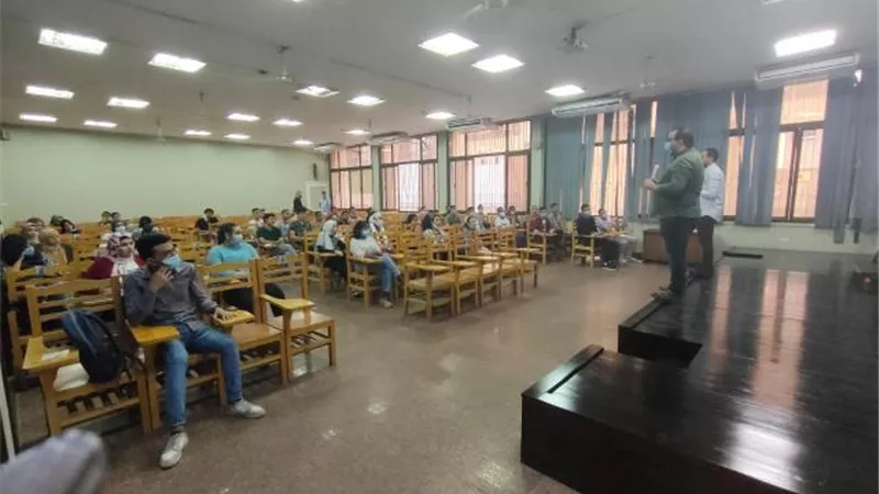 بالفيديو والصور .. شاهد فعاليات بدء العام الدراسي الجديد بجامعة القاهرة