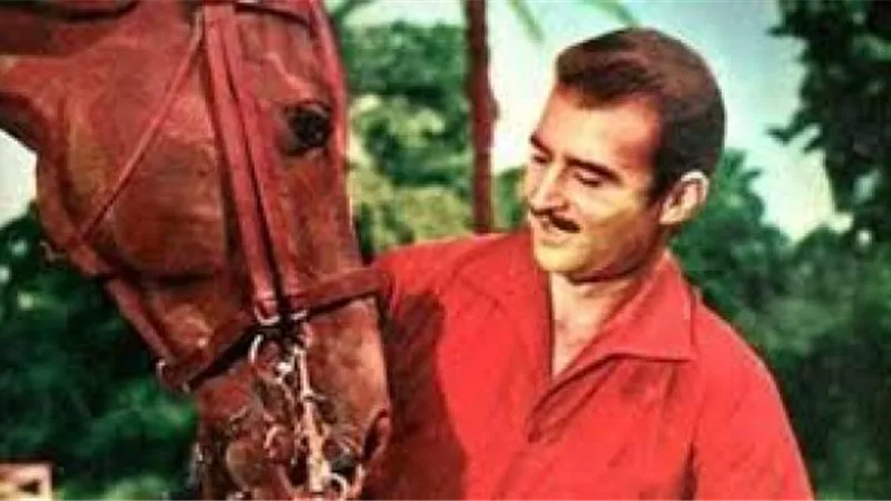البرنس في سطور.. حكايات لا تعرفها عن أحمد مظهر