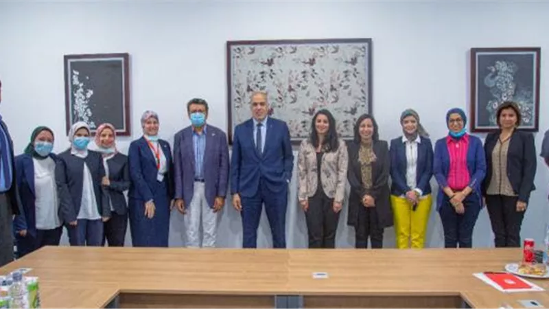 بالصور .. وفد من مكتبة الإسكندرية يزور الجامعة المصرية اليابانية