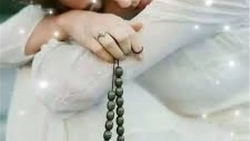 أنا غير محجبة، فهل يقبل الله صلاتي وصيامي؟