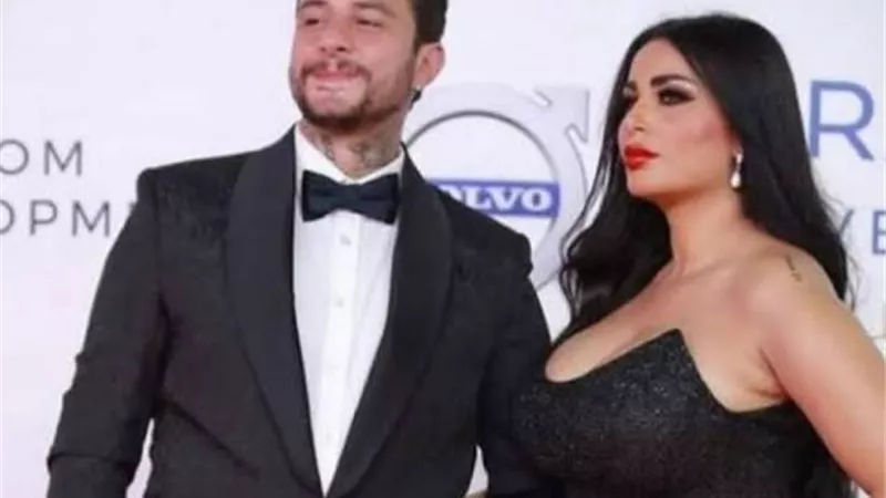 كفاية بوس.. أحمد الفيشاوى يستفز جمهوره بفيديو مع زوجته