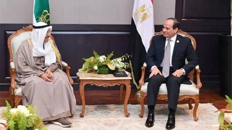 السيسي يطمئن على صحة أمير الكويت