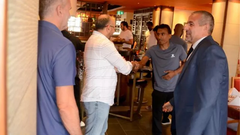 السفير المصرى بكينيا يزور بعثة الزمالك