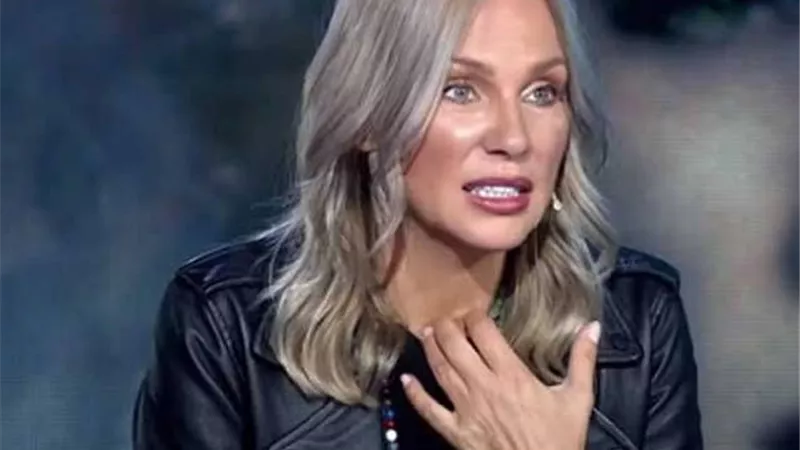 شيرين رضا تداعب منة شلبى بكلمات كوميدية فى مهرجان الجونة