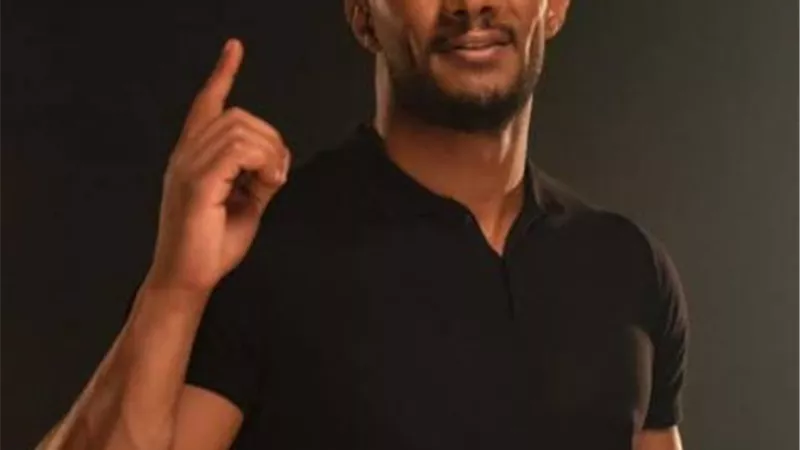 محمد رمضان بدخول مميز على الريد كاربت فى مهرجان الجونة ويرفع شعار ”نمبر وان”