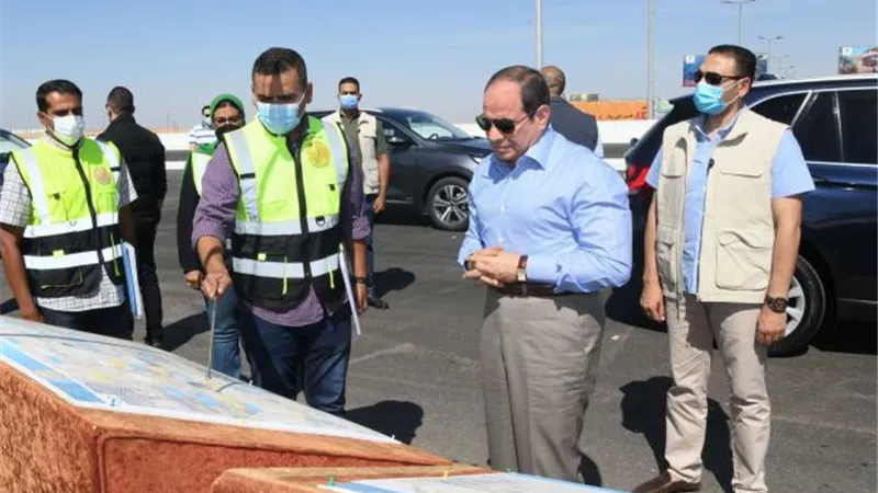 السيسى يتفقد تطوير الطرق والمحاور الجديدة بالقاهرة الكبرى