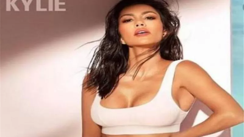 بخاتم ألماس.. كورتيني كارداشيان تتلقى طلب زواج من ترافيس باركر