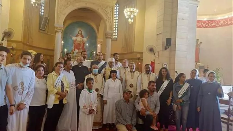 صور.. الكنيسة الكاثوليكية تحتفل بيوم الخادم بإيبارشية الإسماعيليّة