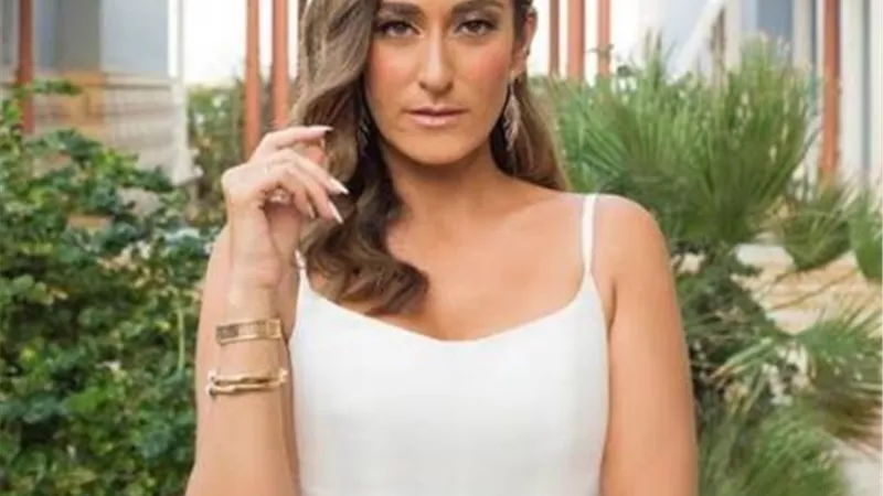 أمينة خليل تستعد لدخول عالم الغناء