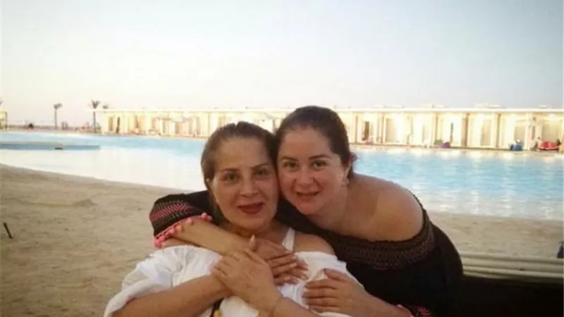 بالصورة.. بوسى تخطف الأنظار في أحدث ظهور لها برفقة نجلتها