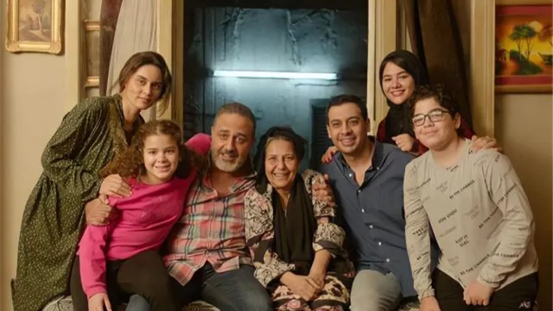 بالصور.. خالد سرحان فى كواليس حدوتة ”لحظة ضعف” قبل عرضها السبت المقبل