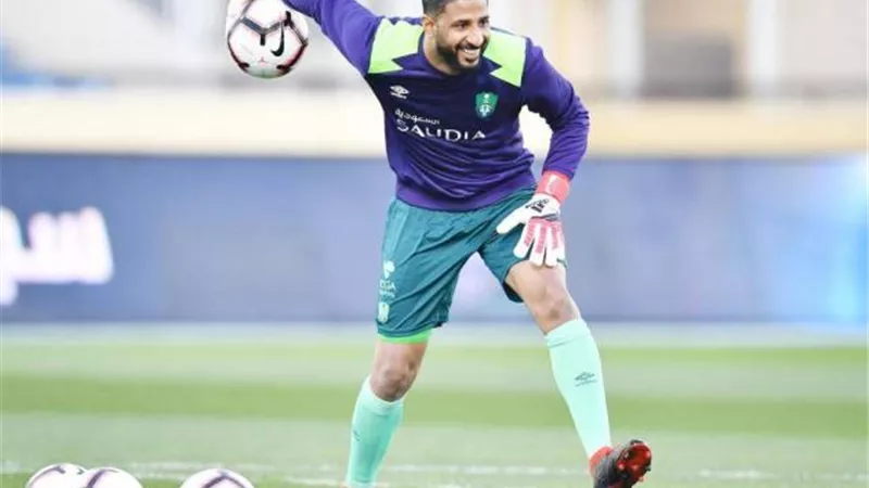 الأهلي السعودي يجدد تعاقد حارس مرماه حتى 2023