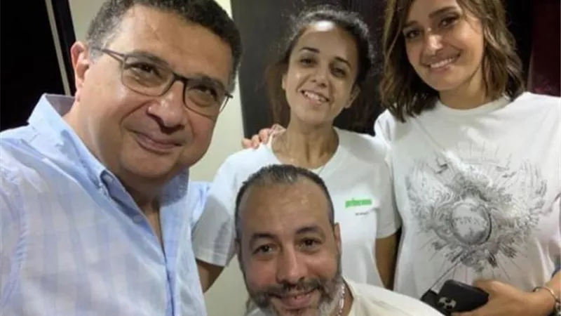 صورة.. حلا شيحة تودع مشاهدها في فيلم ”مش أنا” أمام تامر حسني