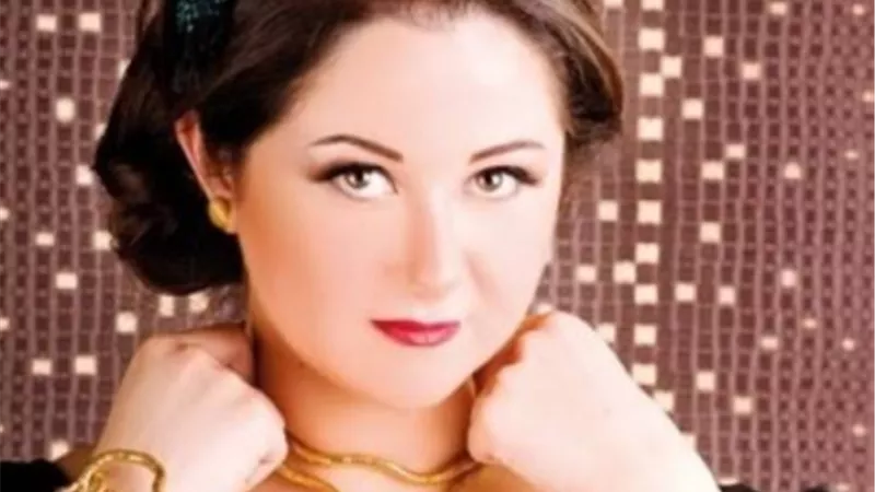 دخلت في نوبة اكتئاب واعتزلت الفن.. أحزان مي نور الشريف