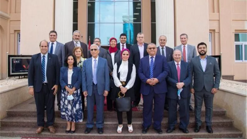 أكاديمية البحث العلمى والجامعة البريطانية تطلقان ”حاضنه التكنولوجيات الخضراء والذكيه” بالجامعة البريطانيه
