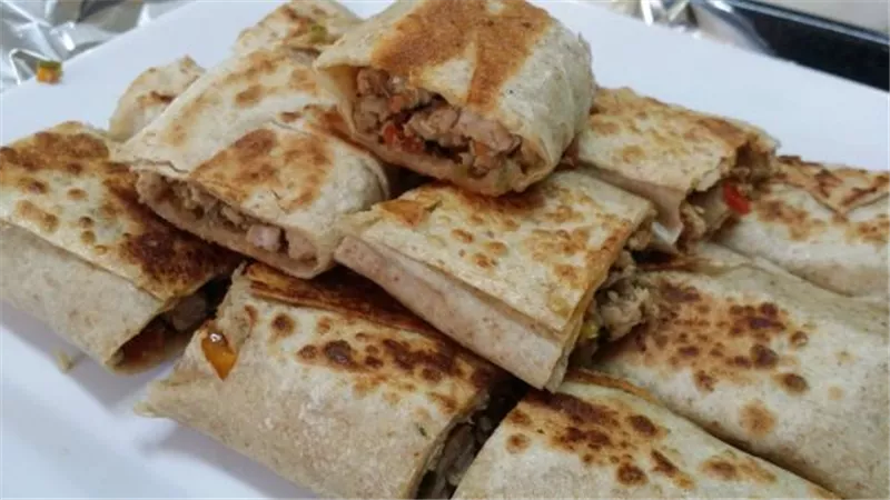 استقبلى العيد.. بخطوات سهلة لطهي «رقاق الشاورما»