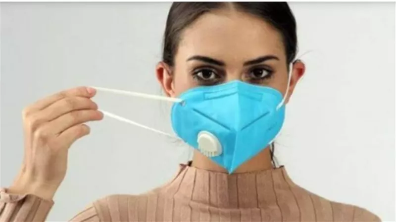 ما هو تأثير الكمامة على صحة الفم؟.. إليك الإجابة