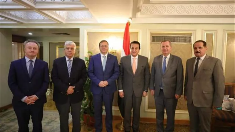 تعرف على تفاصيل لقاء وزير التعليم العالي وسفير التشيك بالقاهرة