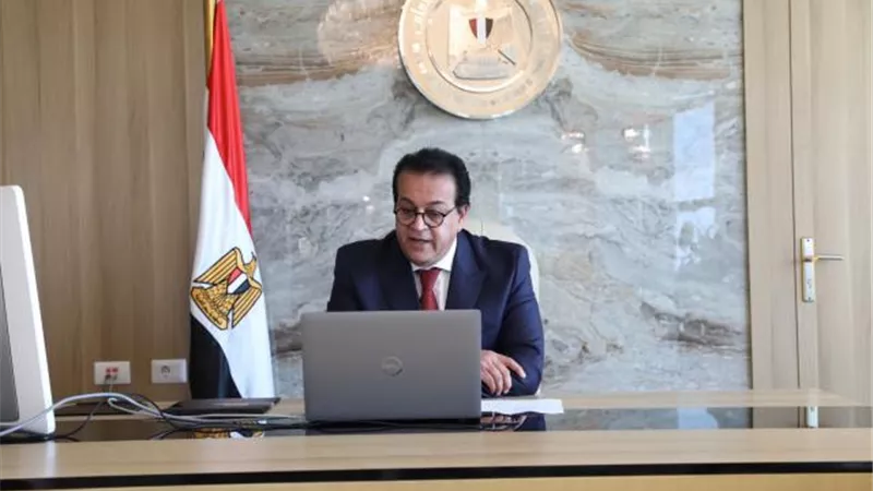 بالتفاصيل .. تقرير هام على مكتب وزير التعليم العالي حول المشروعات البحثية فى مجال الصناعات الاستراتيجية