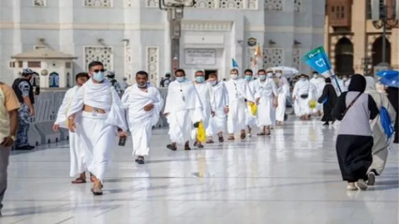 وسط إجراءات كورونا.. الحجاج يؤدون شعيرة الوقوف بـ عرفة