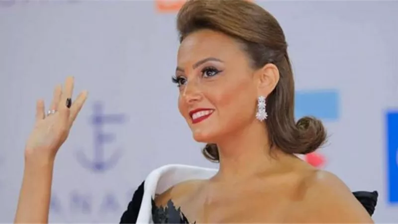 صناع فيلم ”معالى ماما” يودعون الديكور الخاص بالعمل