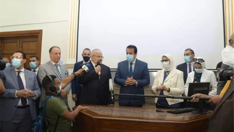 خالد عبد الغفار يجتمع بقيادات وزارة الصحة.. و أنباء عن إقالة خالد مجاهد