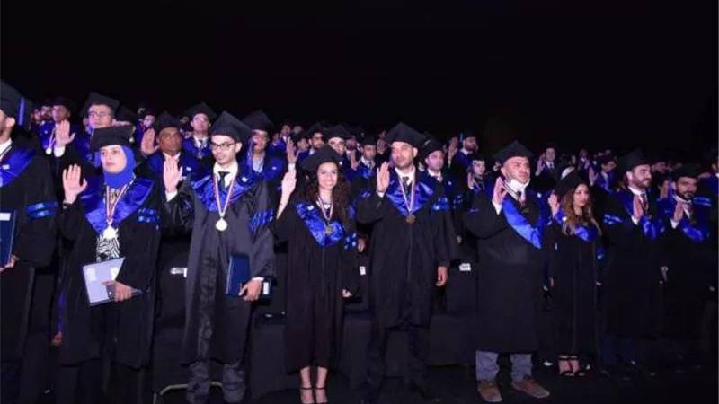 بالصور .. جامعة اسلسكا تشهد تخريج 578 طالباً من حملة الماجستير والدكتوراة