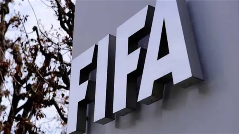 الفيفا يمد 4 شهور إضافية للجنة الخماسية