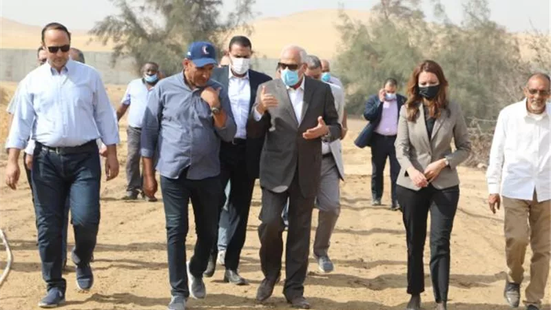 شاهد.. محافظ الجيزة يوضح أعمال إنشاء الإسطبل الحضارى بمحيط المنطقة الأثرية بالأهرامات