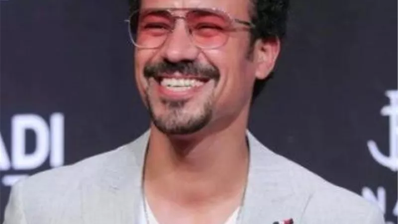 أحمد داود يناقش الطمع والجشع فى ”سلف ودين”