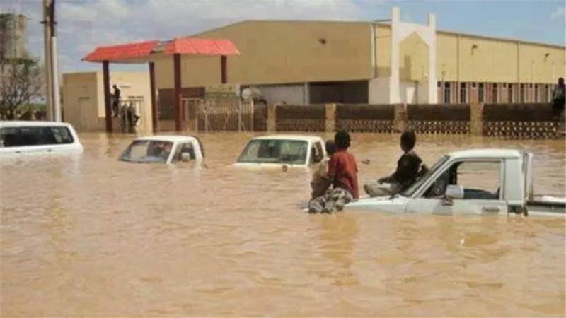 عاجل.. الأمطار والسيول تُغرق شوارع السودان