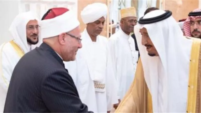 المفتي يهنئ خادم الحرمين بنجاح موسم الحج رغم الظروف الاستثنائية