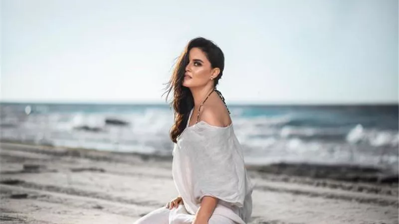 شاهد.. رشا مهدي تجذب أنظار جمهورها بجلسة تصوير جديدة