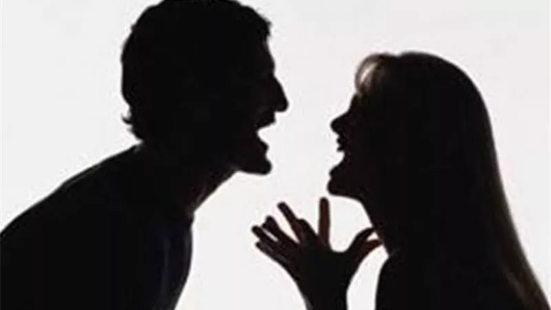 سبب انتشار الجرائم.. مركز الأزهر يحذر من العنف داخل الأسرة