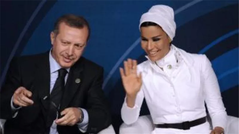 يرويها مستشارها الخاص.. مذكرات ”الشيخة موزة ” عن خيانة قطر للعرب والنوم في حضن الصهاينة والأتراك