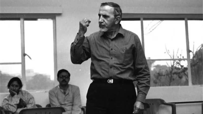 أبوه سعودي..وأمه كويتية..معلومات لا تعرفها عن أبو المسرح الهندي