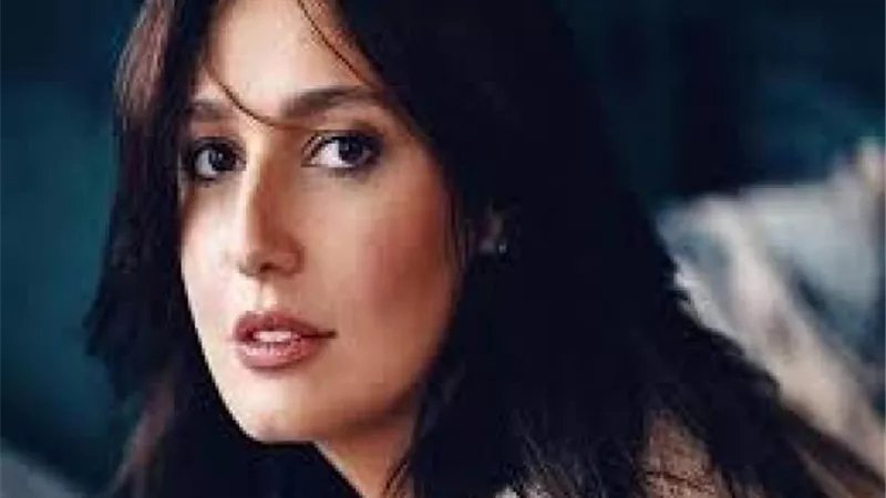 لبنان بلدي الثاني.. حلا شيحة تساند الشعب اللبناني