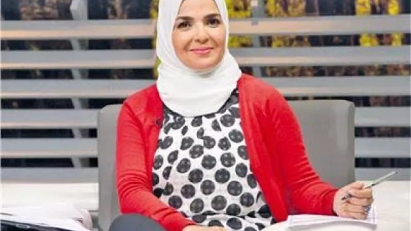 فى عيد ميلاد منى عبد الغنى.. تعرف على عمرها الحقيقى وعدد زيجاتها.. سر ارتدائها الحجاب وعودتها للأضواء