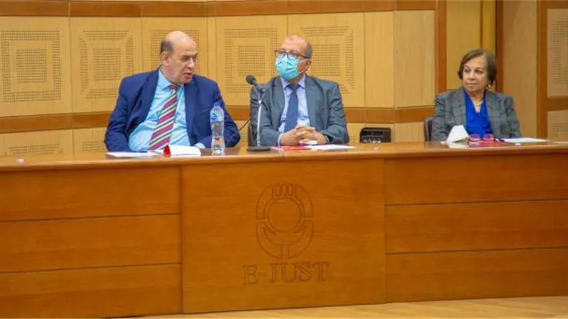 بالصور .. ورشة لريادة الأعمال في الصناعات الدوائية بالجامعة المصرية اليابانية