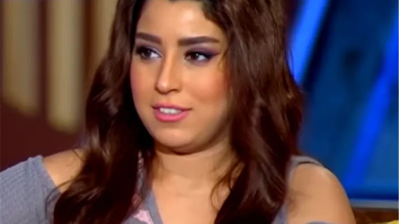 أيتن عامر تنعى محمود االوزى على طريقتها الخاصة