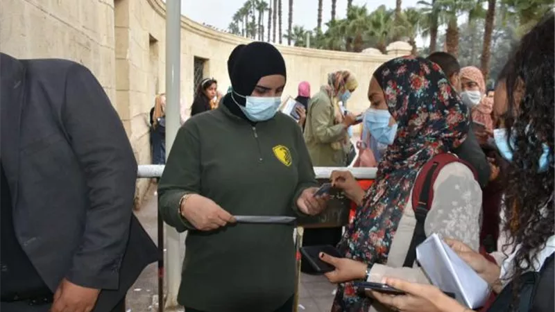 جامعة القاهرة : مستمرون في الالتزام بتطبيق قرار مجلس الوزراء بمنع دخول غير المطعمين