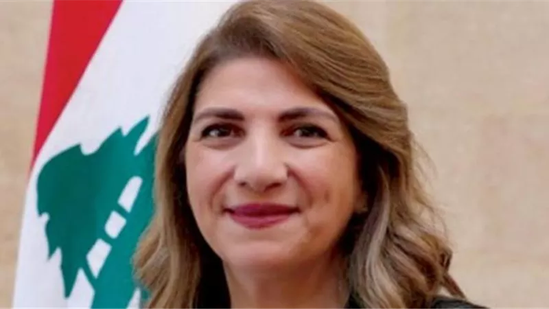 عاجل.. محتجون يُهاجمون​ وزيرة ​العدل اللبنانية