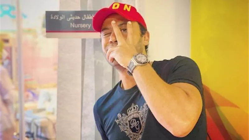 ”بالإسترليني”..اعرف سعر ساعة محمد عادل إمام التي أثارت الجدل