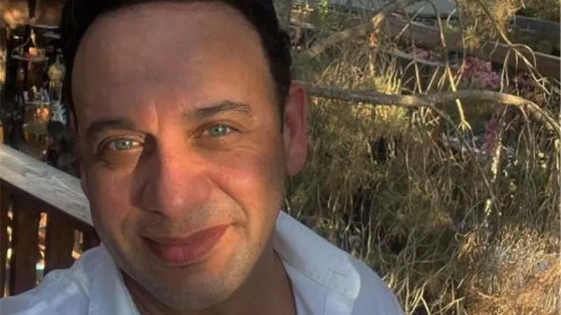 مصطفى قمر يشوق جمهوره لعمل فنى جديد