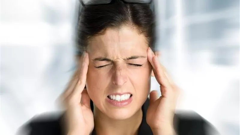 هل صداع التوتر يسبب خطورة على الانسان؟.. إليك الإجابة